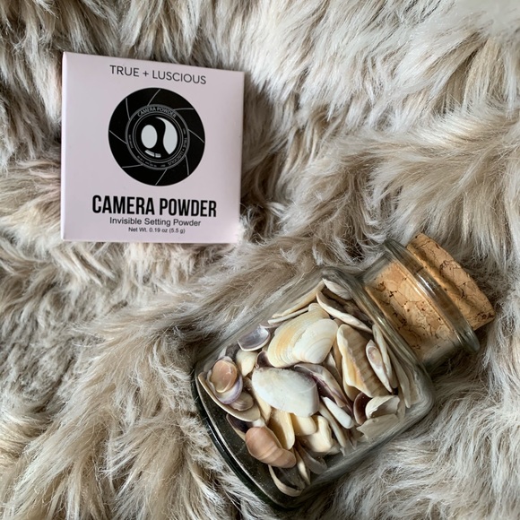 True + Luscious Camera Powder Setting Powder - Picture 2 of 4